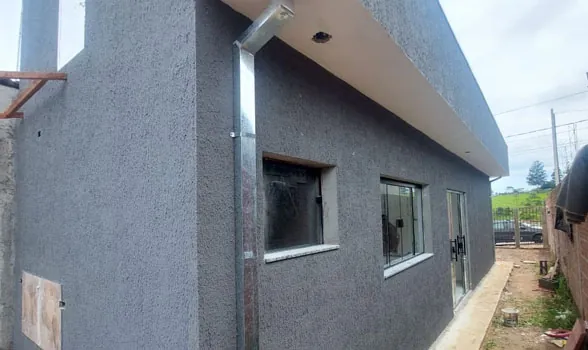 Casa construída em lote desdobrado